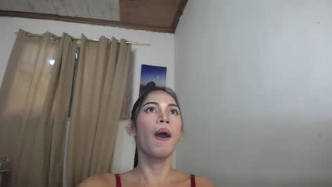 Snapshot of astraea_xxx chatting on October 13, 9:48 pm Anna online show from October 13, 9:48 pm