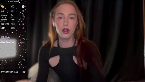 avril_pearly_ online show from April 3, 10:46 am