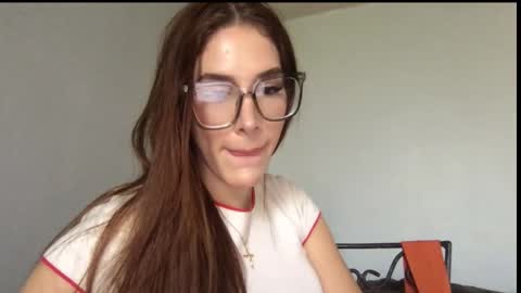 Snapshot of aysel_mv chatting on September 22, 6:13 pm aysel_mv online show from September 22, 6:13 pm
