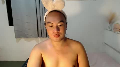 ayumi online show from April 15, 8:20 pm