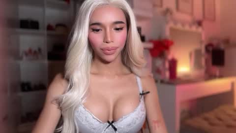 babysabrinaxx online show from February 19, 10:49 pm