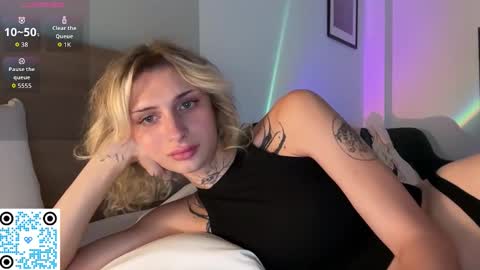 My name is Molly. Please say hello I like talking to you. If you have any wishes or obscene desires please use the tip menu online show from October 13, 5:13 pm