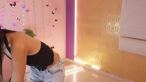 Snapshot of bella19__ chatting on October 18, 8:45 pm bella19 online show from October 18, 8:45 pm
