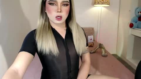 bestgirljulia online show from October 25, 4:40 am