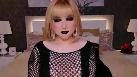 Miss Cassey online show from April 16, 4:35 am