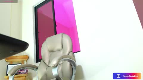 Nicolle Aviles online show from March 13, 4:29 am