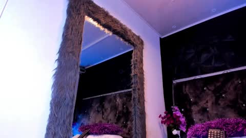 Snapshot of biancamonroe_ chatting on September 15, 1:49 pm Bianca online show from September 15, 1:49 pm