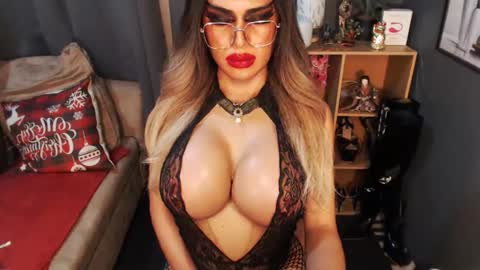 Loraine Cruz online show from February 15, 6:01 pm