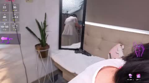 kyra Moor online show from July 23, 5:55 pm