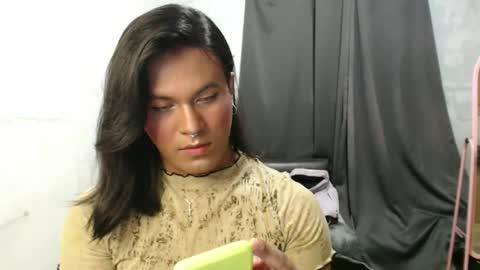 Ellez online show from September 10, 3:22 pm