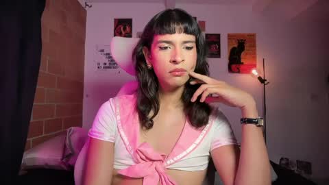 Bella Bloom ts online show from May 21, 2:07 am