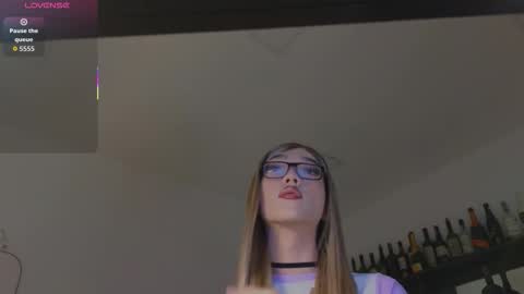 Bonnie Luxury online show from December 18, 10:04 pm