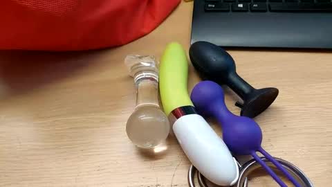 Snapshot of brianriver chatting on March 7, 11:32 am brianriver online show from March 7, 11:32 am