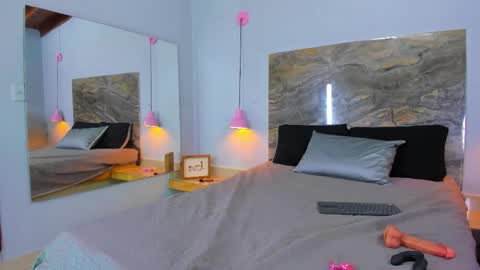 CHERYL online show from January 11, 4:08 am