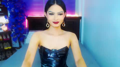 Snapshot of brownsausageroberta chatting on December 11, 11:36 am Roberta GODDESS OF PLEASURE AND SEXUALDESIRE online show from December 11, 11:36 am