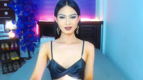 Snapshot of brownsausageroberta chatting on December 19, 11:50 am Roberta GODDESS OF PLEASURE AND SEXUALDESIRE online show from December 19, 11:50 am