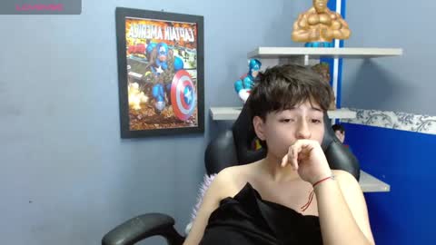 Snapshot of bryce_evans chatting on January 21, 6:33 pm B R Y C E  online show from January 21, 6:33 pm