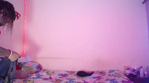 Snapshot of butterfly_rouse chatting on October 18, 5:22 am butterfly_rouse online show from October 18, 5:22 am