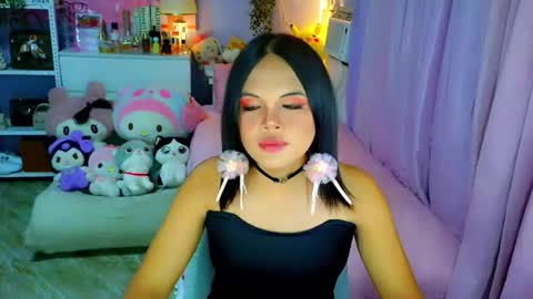 Mia online show from June 18, 9:14 am