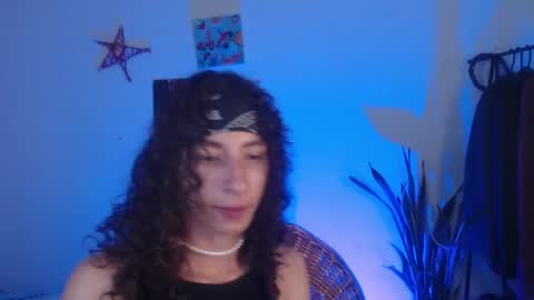 Snapshot of camille_delrey chatting on January 25, 1:32 am Camille online show from January 25, 1:32 am