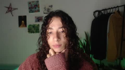 Snapshot of camille_delrey chatting on February 2, 10:24 am Camille online show from February 2, 10:24 am