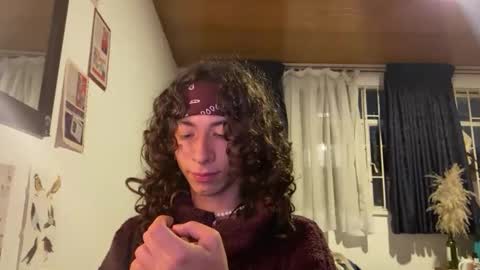 Snapshot of camille_delrey chatting on February 19, 1:51 am Camille online show from February 19, 1:51 am