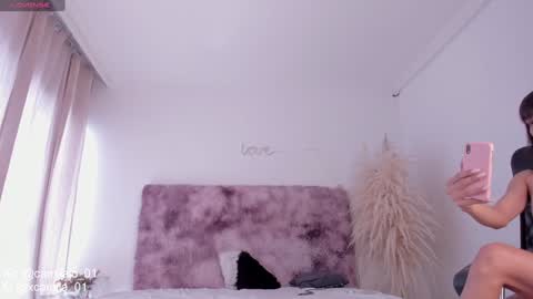 Laura Camila online show from January 7, 5:31 pm