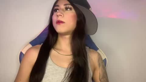 candyglow_ online show from August 7, 9:44 pm