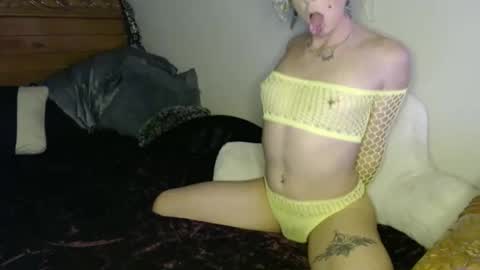 Snapshot of candysweet30 chatting on December 21, 10:19 pm Sami Candyse online show from December 21, 10:19 pm