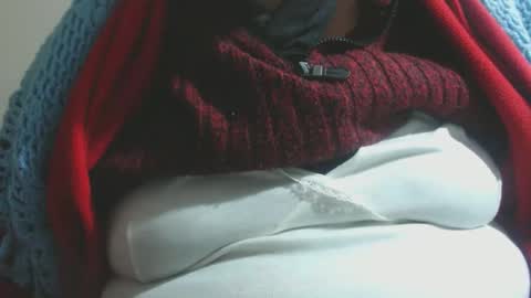 Snapshot of capitanfuturo44 chatting on October 27, 7:00 pm Cinzia ex regina online show from October 27, 7:00 pm