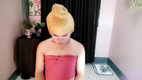Snapshot of carlo_bigcock69 chatting on September 23, 5:24 am MIKA online show from September 23, 5:24 am