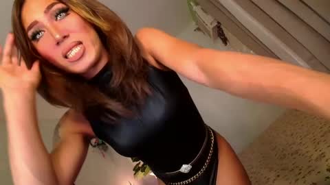 Snapshot of carmella_romance chatting on December 27, 6:03 am Carmella online show from December 27, 6:03 am