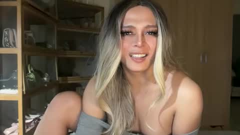 Snapshot of cassandra_delighty chatting on October 2, 6:40 pm cassie online show from October 2, 6:40 pm