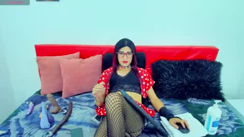 Snapshot of cataliinacastro chatting on September 27, 9:57 pm catalina online show from September 27, 9:57 pm