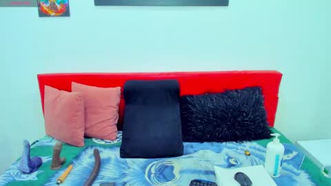Snapshot of cataliinacastro chatting on October 2, 8:19 pm catalina online show from October 2, 8:19 pm