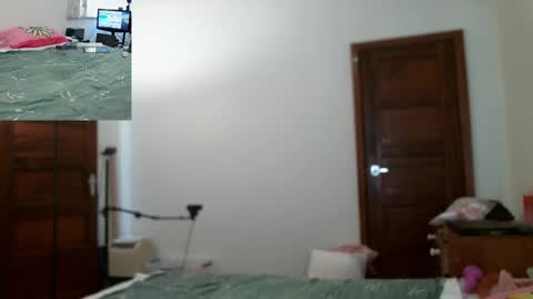 Snapshot of cdadalyn chatting on February 24, 1:57 am Adalyn online show from February 24, 1:57 am