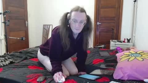 Snapshot of cdadalyn chatting on October 15, 9:20 am Adalyn online show from October 15, 9:20 am