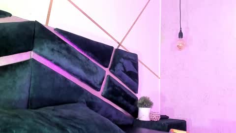 Snapshot of charlie_williams_1 chatting on December 24, 4:22 am CHARLIE online show from December 24, 4:22 am