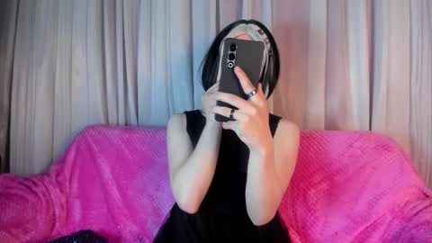 Snapshot of charlottee_slaave chatting on October 15, 3:39 am CHARLOTTE online show from October 15, 3:39 am