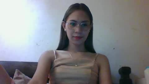 chelly4u69 online show from February 25, 1:20 am