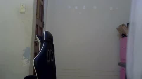 chelly4u69 online show from October 3, 5:18 am