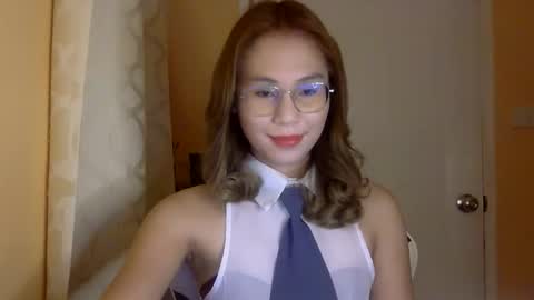 chelly4u69 online show from November 28, 4:14 am