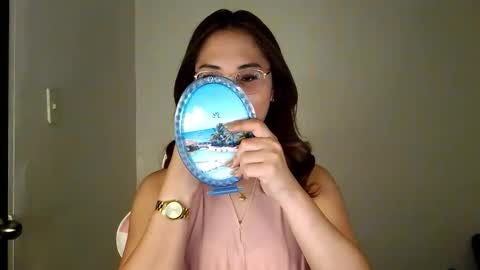 chelly4u69 online show from June 8, 1:28 am