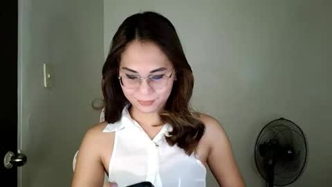 chelly4u69 online show from June 11, 2:00 am