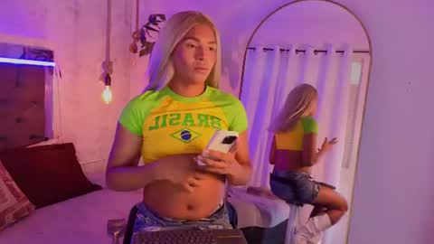Chloe online show from July 25, 8:07 pm