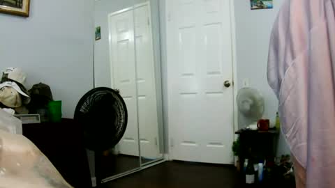 Claudia online show from June 12, 3:22 pm