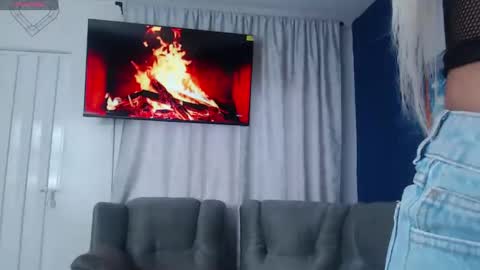 Cris Evanz online show from February 23, 5:18 pm