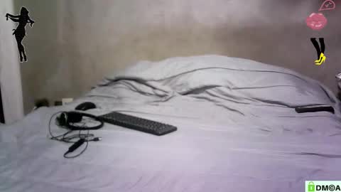 Linda Cross online show from November 13, 2:43 am