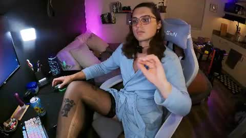cutiepiescarlett online show from June 13, 4:34 am