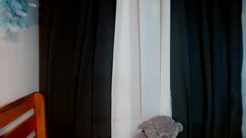 Snapshot of cyd_twink chatting on September 24, 6:36 pm cyd_twink online show from September 24, 6:36 pm